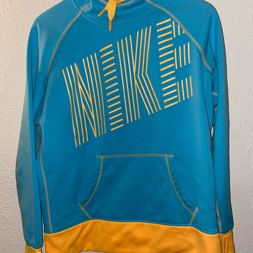 Nike Women’s Therma-Fit Pullover Training Hoodie